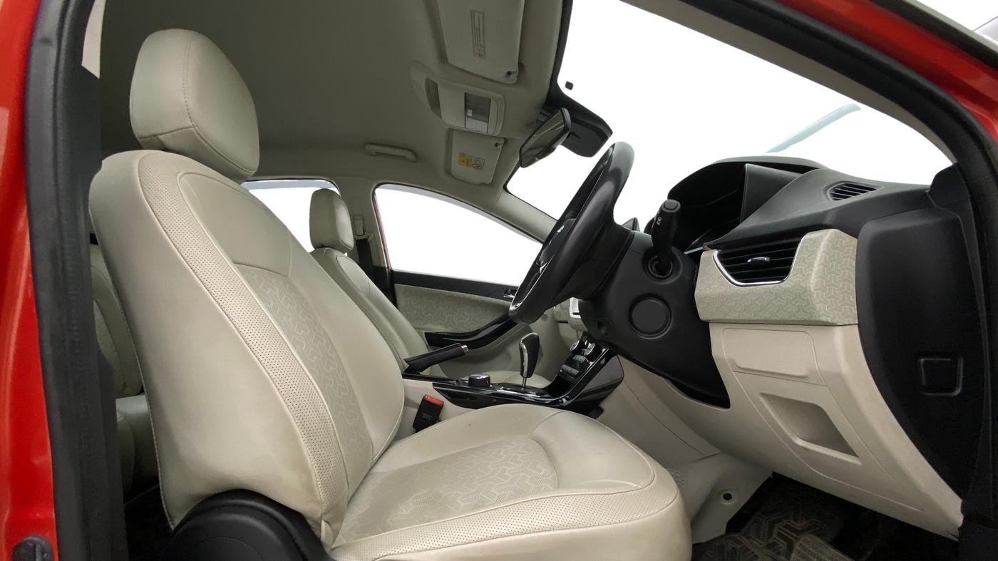 2022 Tata NEXON XZA PLUS DIESEL, Diesel, Automatic, 62,443 km, Right Side Front Door Cabin