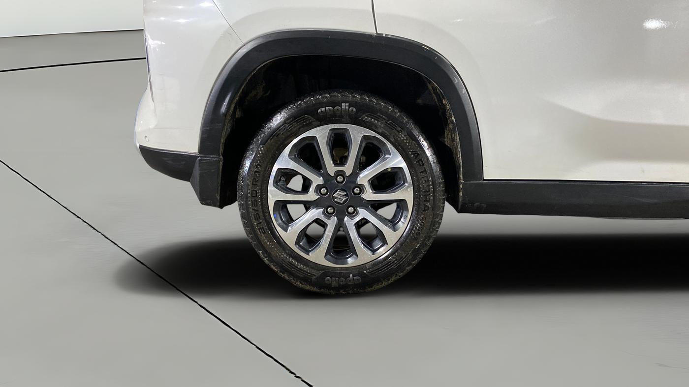 2025 Maruti Grand Vitara ALPHA SMART HYBRID ALLGRIP, Petrol, Manual, 21,377 km, Right Rear Wheel