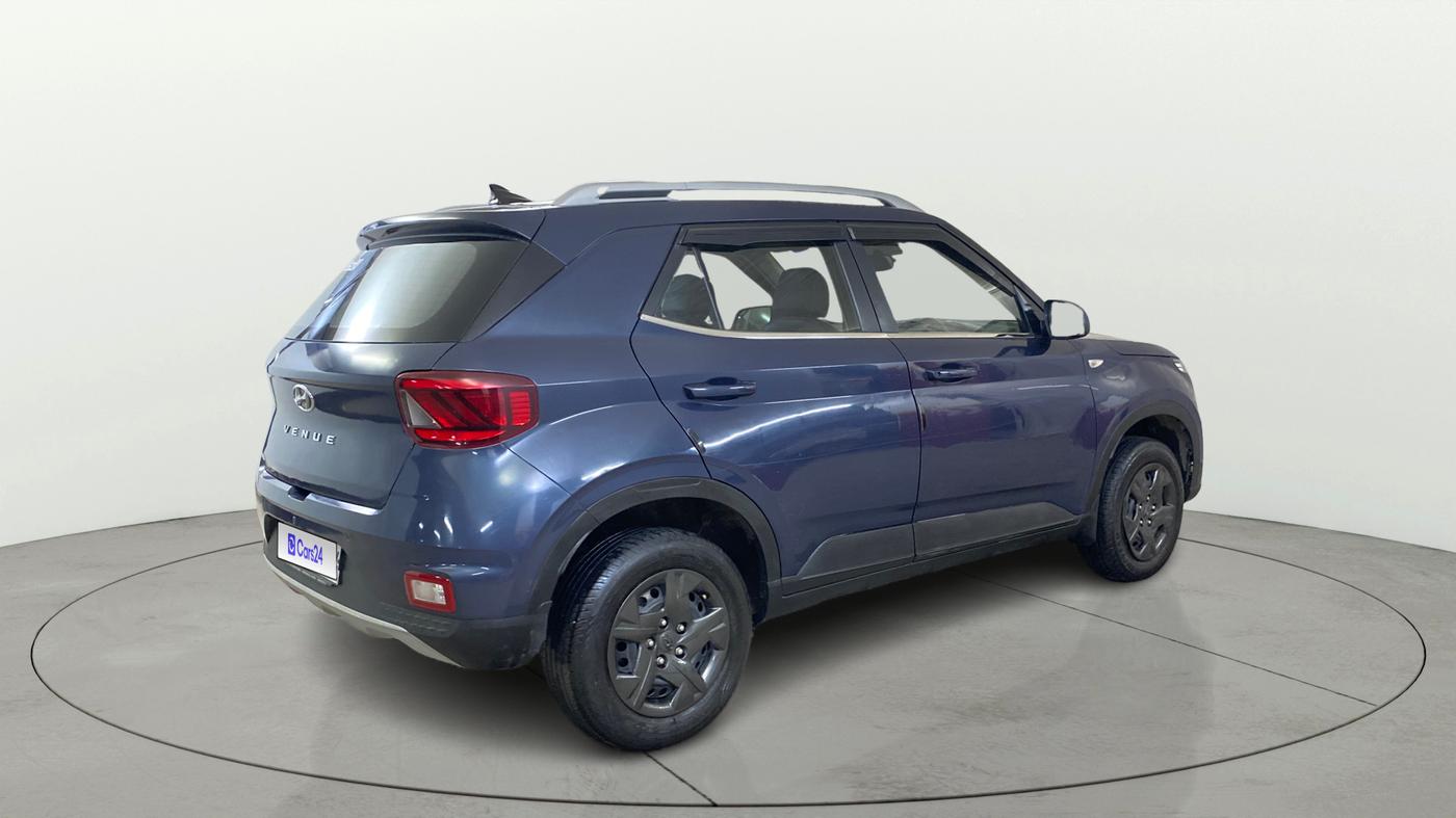 2022 Hyundai VENUE S 1.2, Petrol, Manual, 96,176 km, Right Back Diagonal