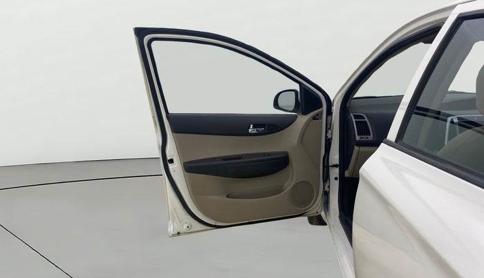 2012 Hyundai i20 MAGNA (O) 1.4 CRDI, Diesel, Manual, 1,24,033 km, LHS Front Door