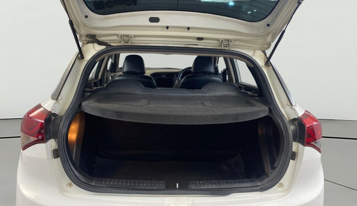 2015 Hyundai Elite i20 SPORTZ 1.2, Petrol, Manual, 89,773 km, Boot Open Zoomed View