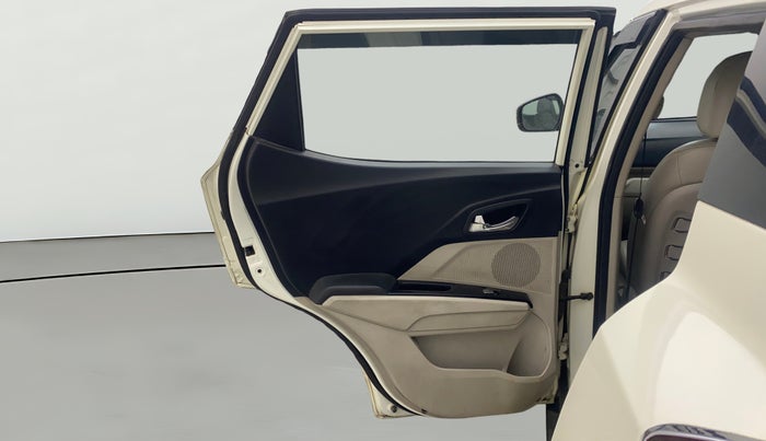 2021 Mahindra XUV300 W8 (O) 1.5 DIESEL, Diesel, Manual, 62,543 km, LHS Rear Door