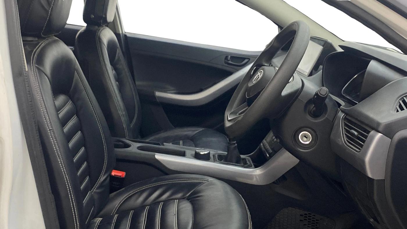2021 Tata NEXON XM PETROL, Petrol, Manual, 41,334 km, Right Side Front Door Cabin