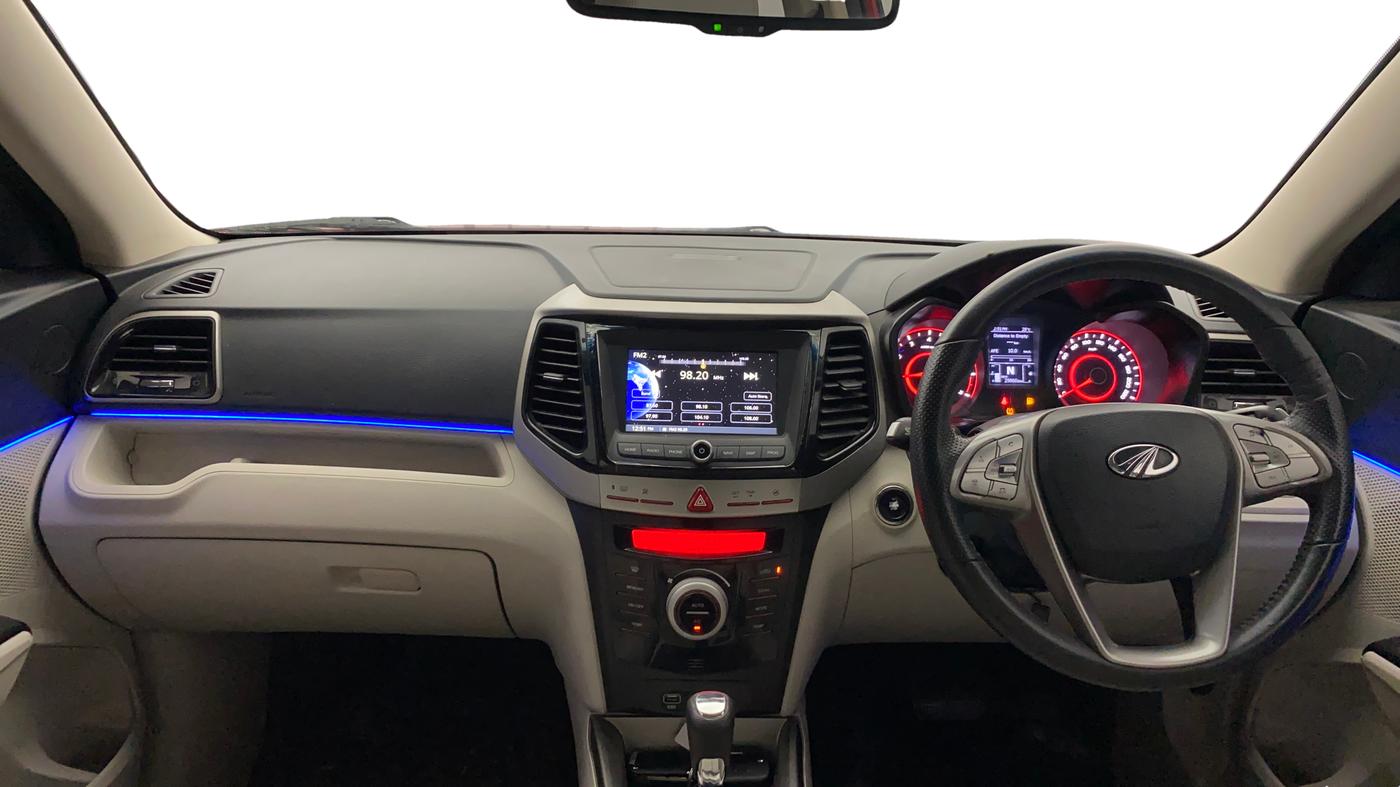 2022 Mahindra XUV300 W8 (O) 1.2 PETROL AMT DUAL TONE, Petrol, Automatic, 29,845 km, Dashboard