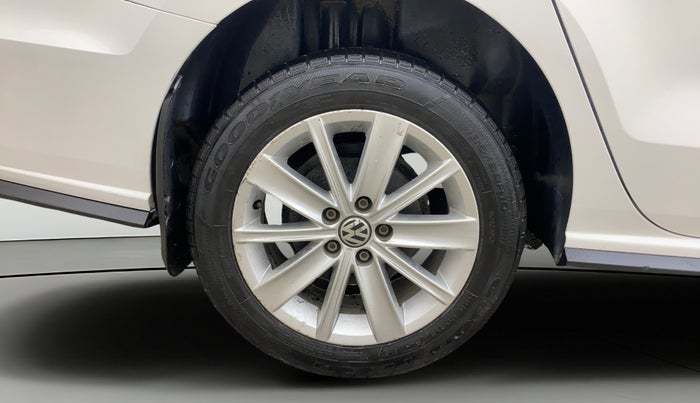 2020 Volkswagen Vento HIGHLINE 1.0L TSI, Petrol, Manual, 1,10,984 km, Right Rear Wheel