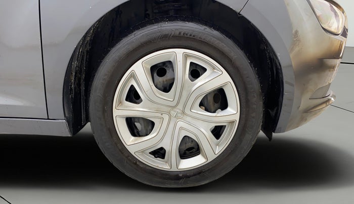 2021 Tata ALTROZ XT PETROL, Petrol, Manual, 97,041 km, Right Front Wheel