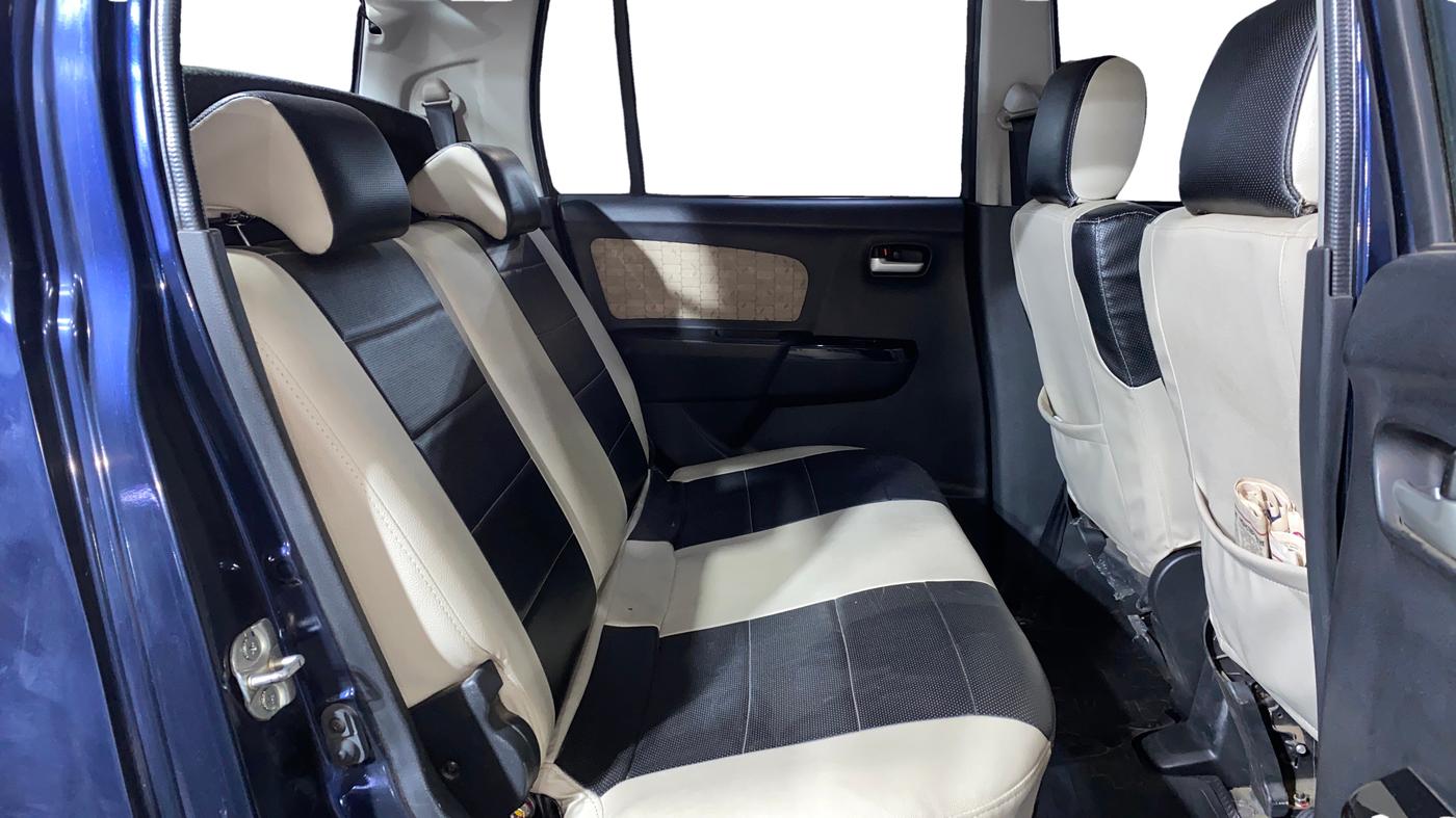 2018 Maruti Wagon R 1.0 VXI+ (O) MT, Petrol, Manual, 26,846 km, Right Side Rear Door Cabin