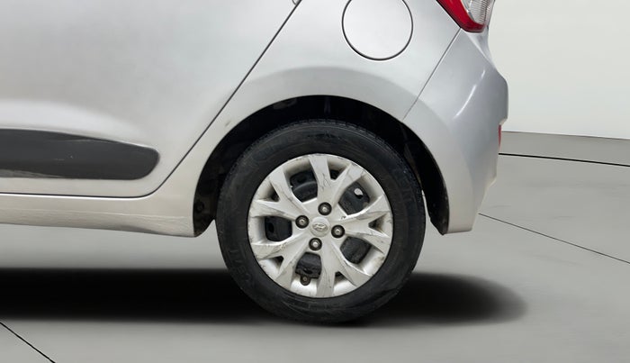 2015 Hyundai Grand i10 SPORTZ 1.2 KAPPA VTVT, CNG, Manual, 1,16,099 km, Left Rear Wheel