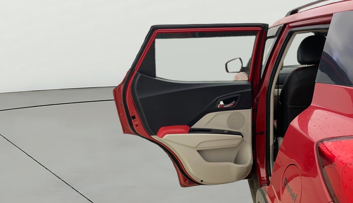 2019 Mahindra XUV300 W8 (O) 1.5 DIESEL AMT, Diesel, Automatic, 64,912 km, LHS Rear Door