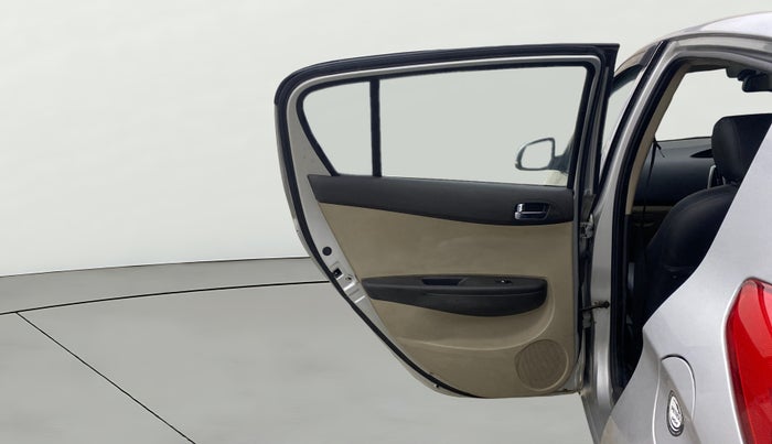 2012 Hyundai i20 SPORTZ 1.4 AT, Petrol, Automatic, 1,03,918 km, LHS Rear Door