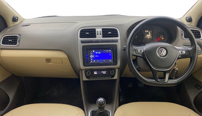 2016 Volkswagen Vento HIGHLINE 1.6 MPI, Petrol, Manual, 58,938 km, Dashboard