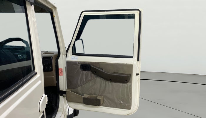 2020 Mahindra Bolero B6 (O), Diesel, Manual, 1,00,394 km, RHS Front Door