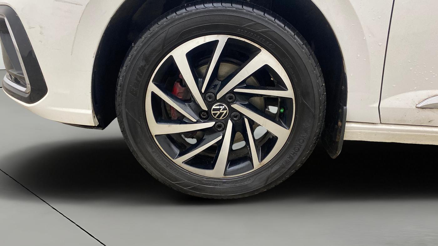 2022 Volkswagen VIRTUS TOPLINE TSI 1.0 MT, Petrol, Manual, 70,156 km, Left Front Wheel