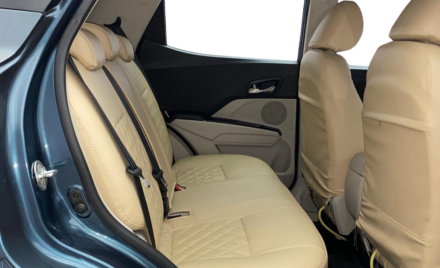 2019 Mahindra XUV300 W8 (O) 1.5 DIESEL, Diesel, Manual, 87,440 km, Right Side Rear Door Cabin