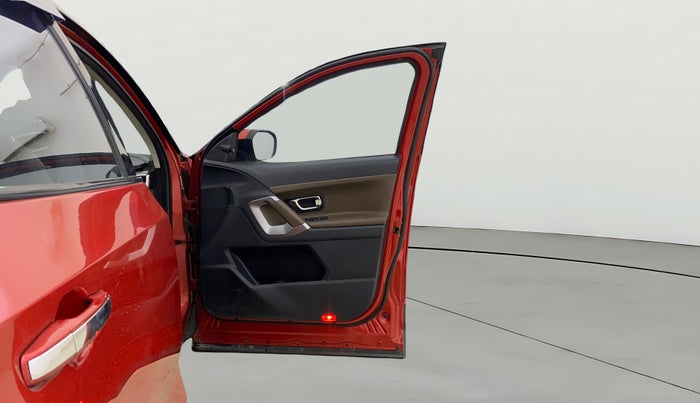 2020 Tata Harrier XZA 2.0L, Diesel, Automatic, 52,353 km, RHS Front Door