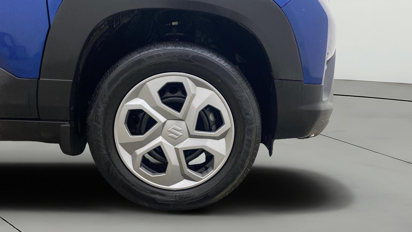 2022 Maruti BREZZA VXI SMART HYBRID, Petrol, Manual, 48,244 km, Right Front Wheel