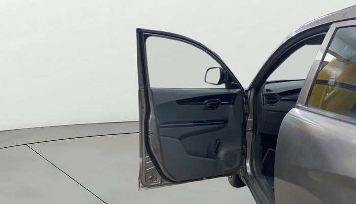 2018 Mahindra KUV 100 NXT K2 P 6 STR, Petrol, Manual, 26,324 km, LHS Front Door