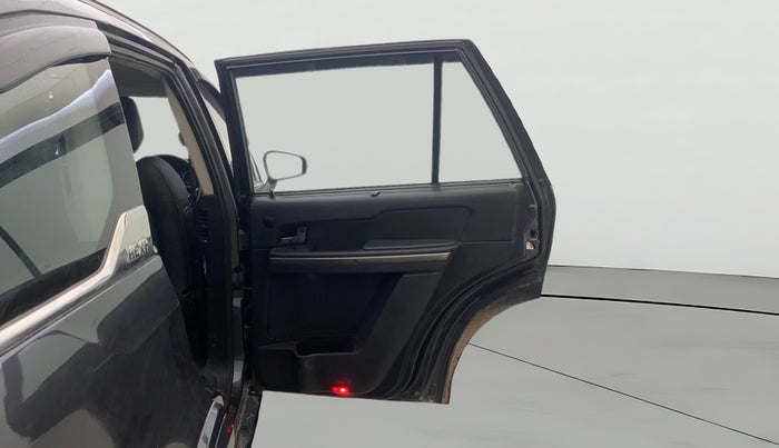 2017 Tata Hexa XTA 4X2 6 STR, Diesel, Automatic, 1,19,064 km, RHS Rear Door