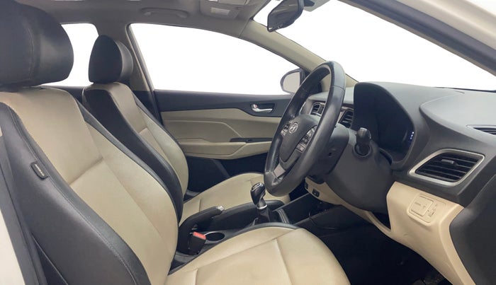 2018 Hyundai Verna 1.6 VTVT SX O, Petrol, Manual, 70,816 km, Right Side Front Door Cabin