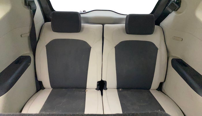 2023 Renault TRIBER RXT, Petrol, Manual, 28,302 km, Third Seat Row ( optional )