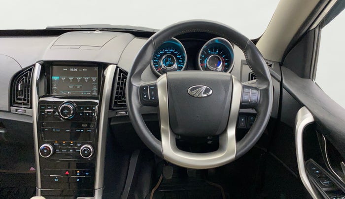 2021 Mahindra XUV500 W9, Diesel, Manual, 1,00,157 km, Steering Wheel Close Up