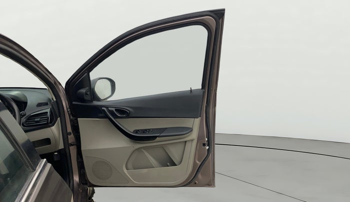 2016 Tata Tiago XT DIESEL, Diesel, Manual, 69,684 km, RHS Front Door