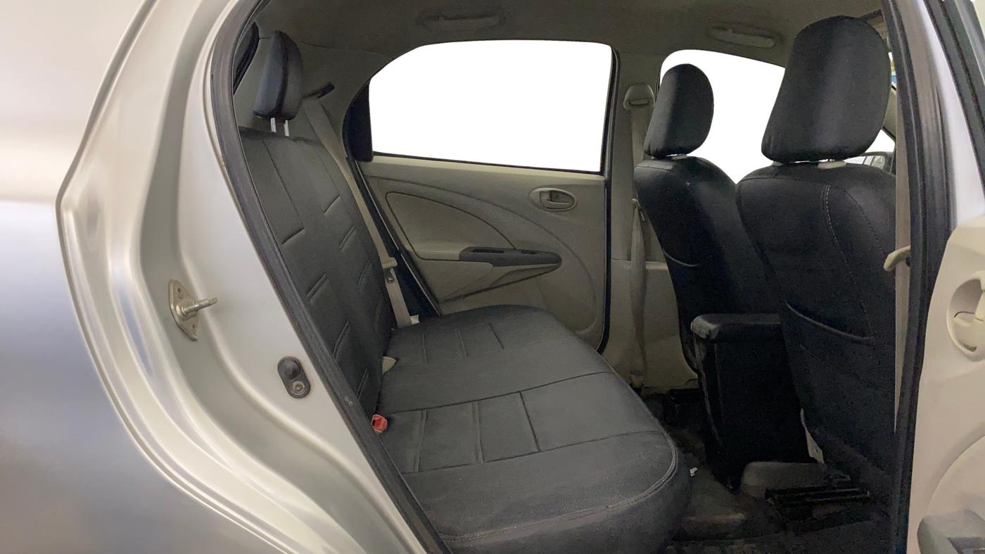 2015 Toyota Etios Liva G, Petrol, Manual, 76,851 km, Right Side Rear Door Cabin