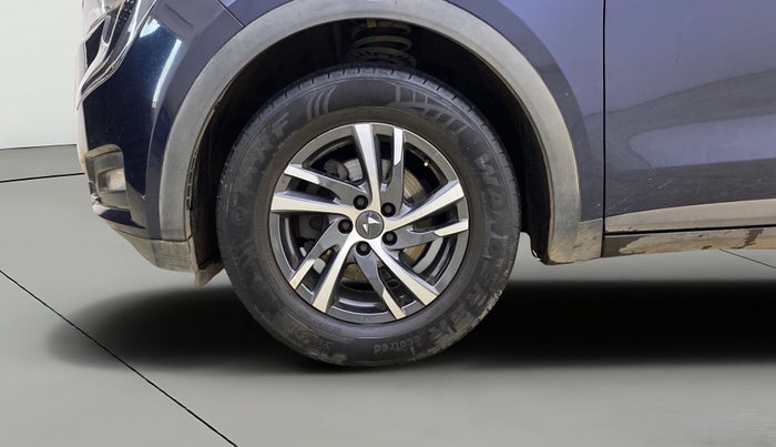 2022 Mahindra XUV700 AX 5 P AT 5 STR, Petrol, Automatic, 32,275 km, Left Front Wheel