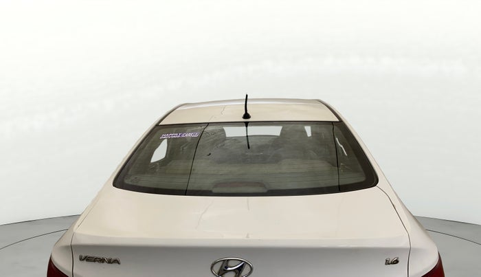 2016 Hyundai Verna FLUIDIC 4S 1.6 VTVT S AT, Petrol, Automatic, 48,274 km, Rear Windshield