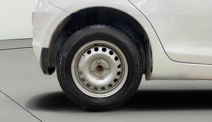 2015 Maruti Swift LXI, Petrol, Manual, 45,310 km, Right Rear Wheel