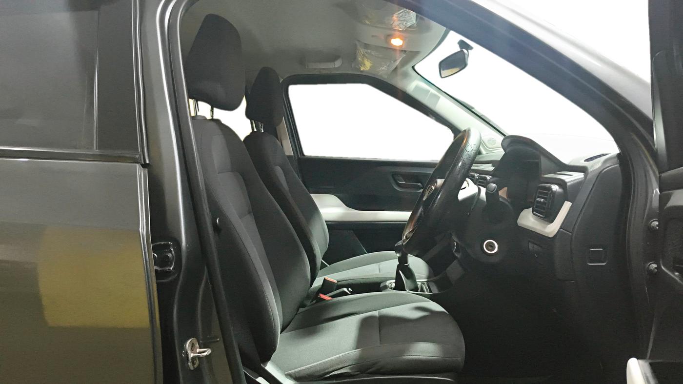2022 Tata PUNCH PURE MT, Petrol, Manual, 78,306 km, Right Side Front Door Cabin