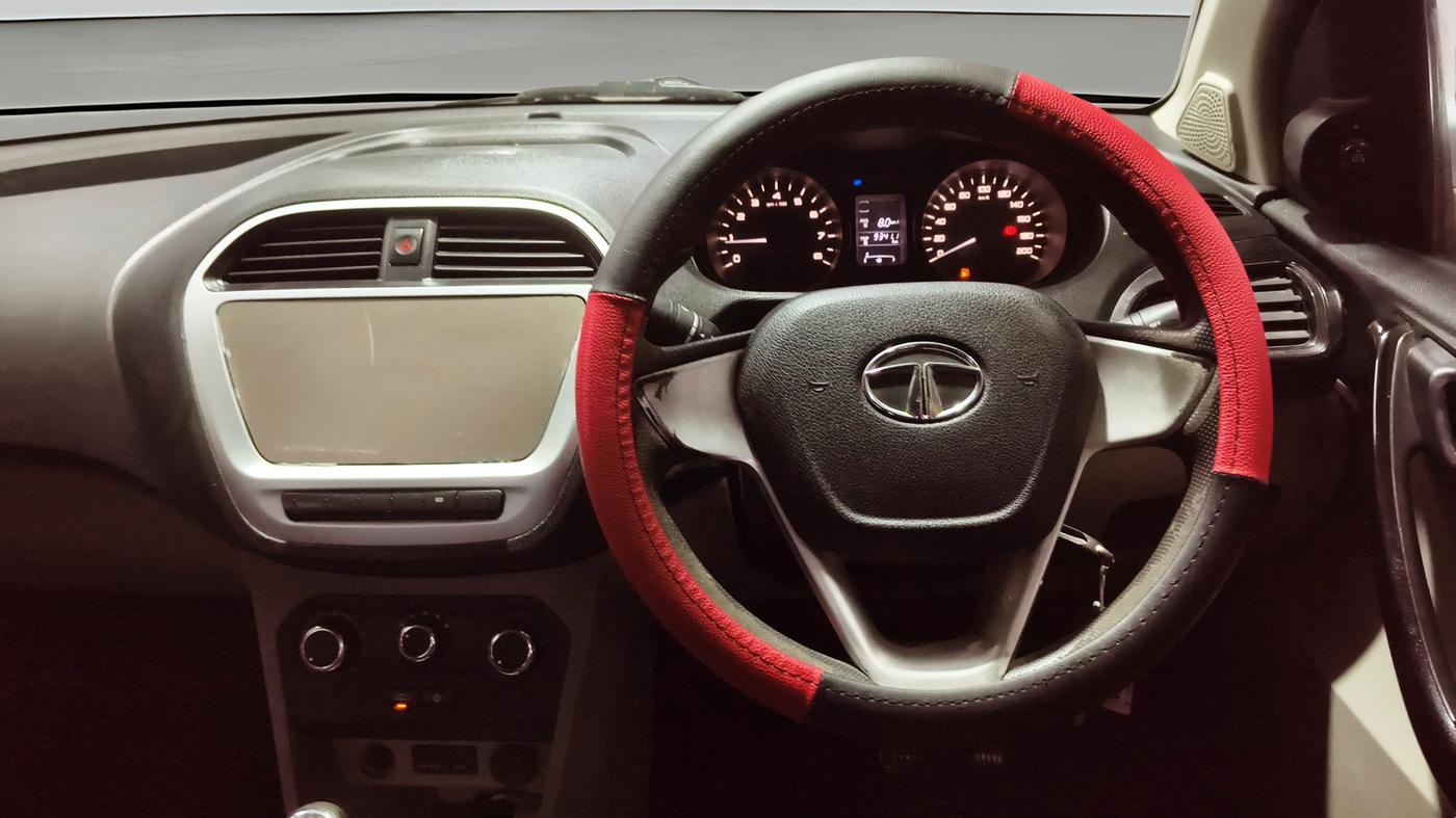 2016 Tata Tiago XT PETROL, Petrol, Manual, 99,343 km, Steering Wheel Close Up