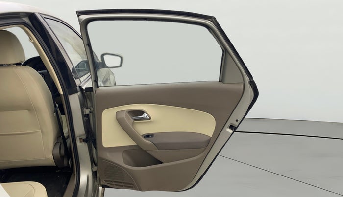 2015 Skoda Rapid 1.5 TDI CR ELEGANCE PLUS AT, Diesel, Automatic, 1,07,021 km, RHS Rear Door