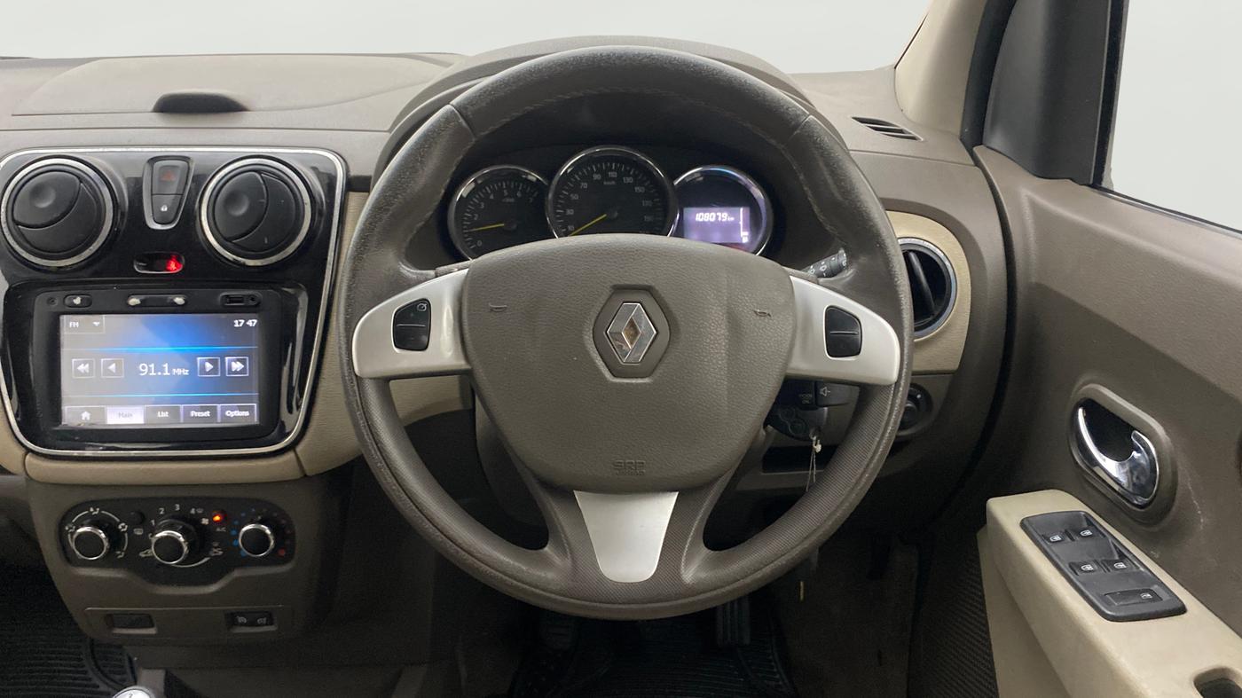 2015 Renault Lodgy 85 PS RXZ, Diesel, Manual, 1,10,422 km, Steering Wheel Close Up