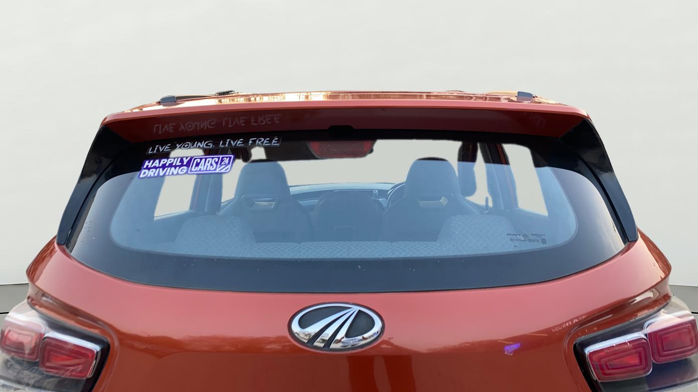 2017 Mahindra KUV 100 NXT K4+ D 6 STR, Diesel, Manual, 1,30,835 km, Rear Windshield
