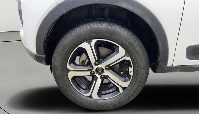 2022 Tata NEXON XZA PLUS (PREMIUM) PETROL, Petrol, Automatic, 43,680 km, Left Front Wheel
