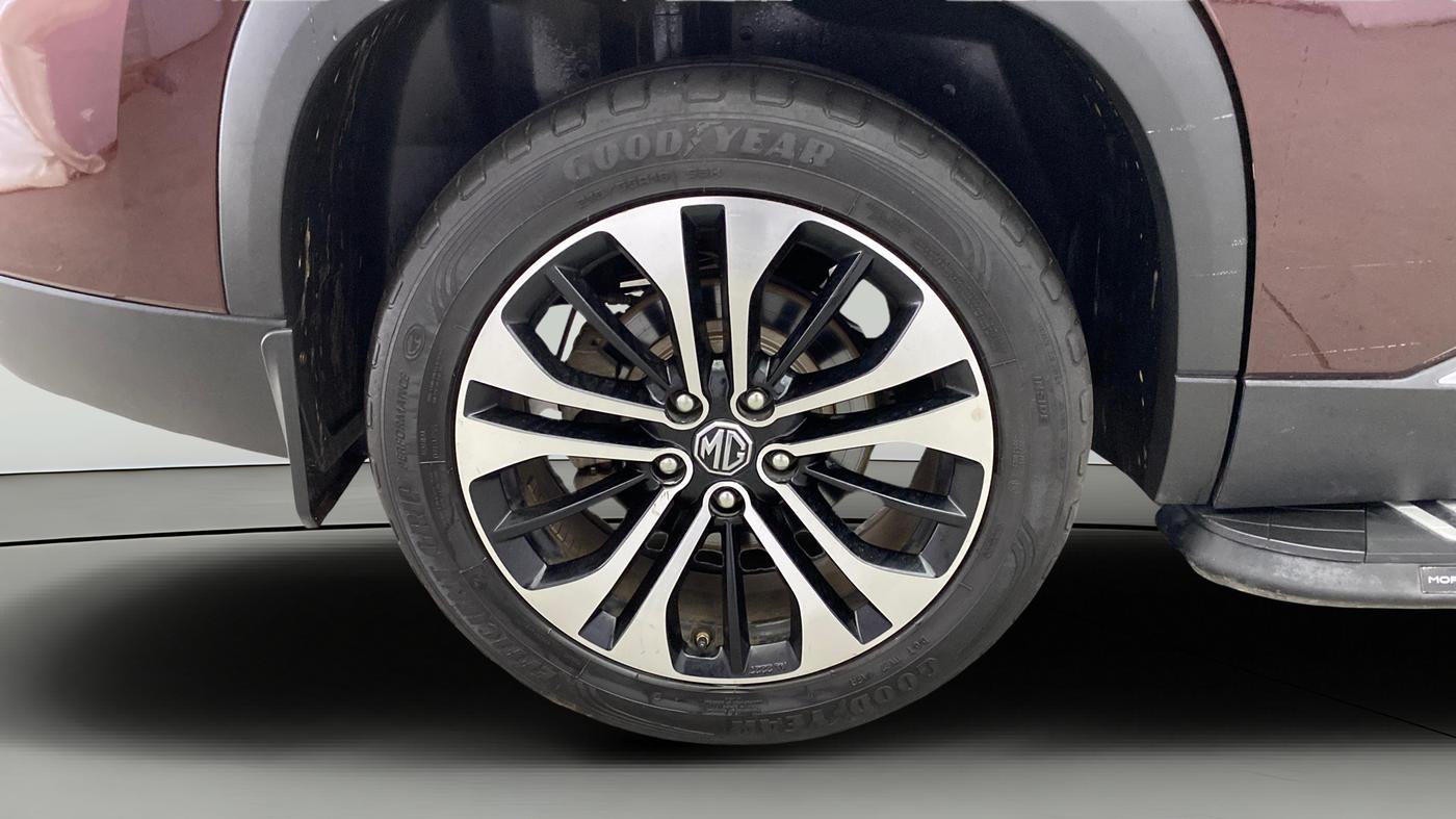 2021 MG HECTOR PLUS SHARP 1.5 PETROL TURBO HYBRID MT 6-STR, Petrol, Manual, 28,767 km, Right Rear Wheel