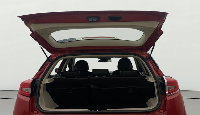 2019 Mahindra XUV300 W8(O) 1.2 PETROL DUAL TONE, Petrol, Manual, 77,682 km, Boot Door Open