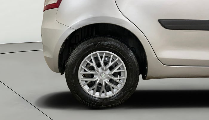 2016 Maruti Swift VXI, Petrol, Manual, 67,783 km, Right Rear Wheel