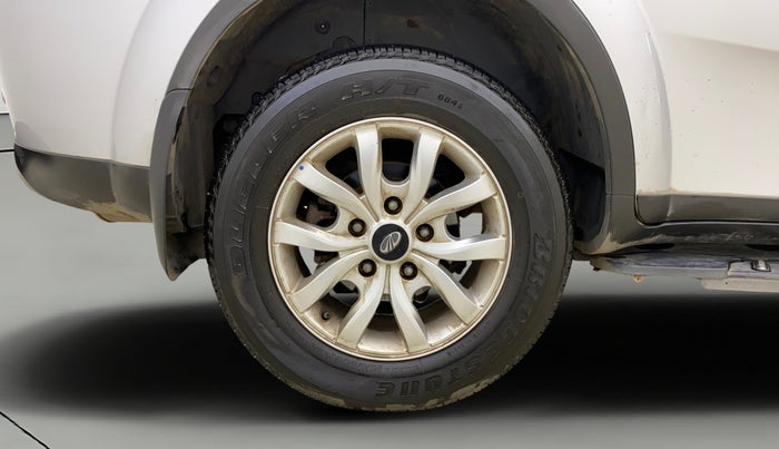 2020 Mahindra XUV500 W9 AT, Diesel, Automatic, 74,659 km, Right Rear Wheel