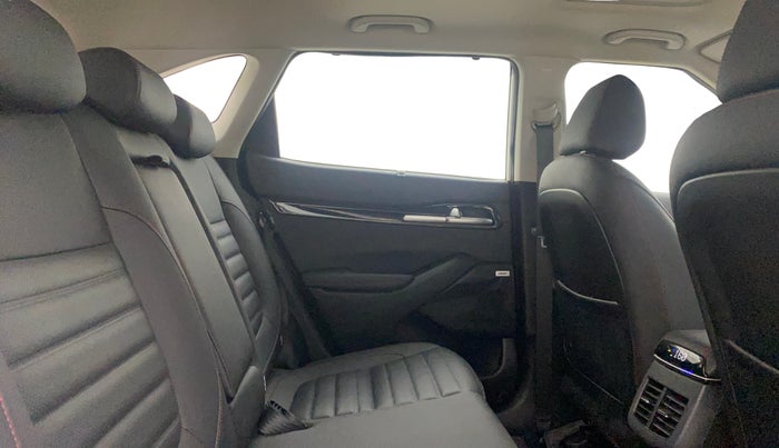 2022 KIA SELTOS GTX PLUS 1.4, Petrol, Manual, 21,865 km, Right Side Rear Door Cabin