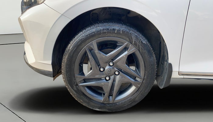 2023 Hyundai NEW I20 SPORTZ 1.2 MT, Petrol, Manual, 27,650 km, Left Front Wheel
