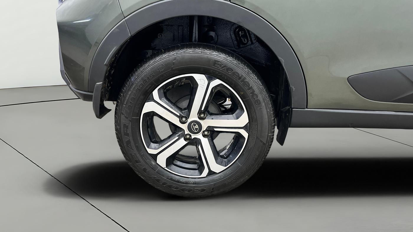 2022 Tata NEXON XZA PLUS SUNROOF PETROL, Petrol, Automatic, 29,069 km, Right Rear Wheel