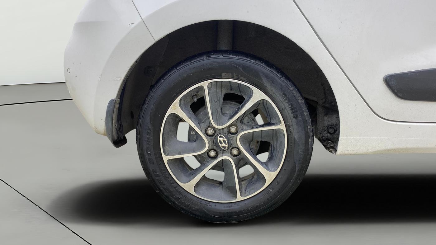 2017 Hyundai Grand i10 SPORTZ (O) AT 1.2 KAPPA VTVT, Petrol, Automatic, 34,422 km, Right Rear Wheel