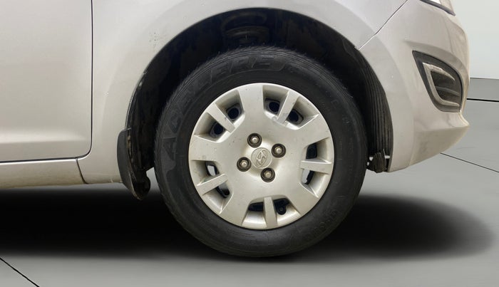 2013 Hyundai i20 MAGNA 1.2, Petrol, Manual, 33,491 km, Right Front Wheel