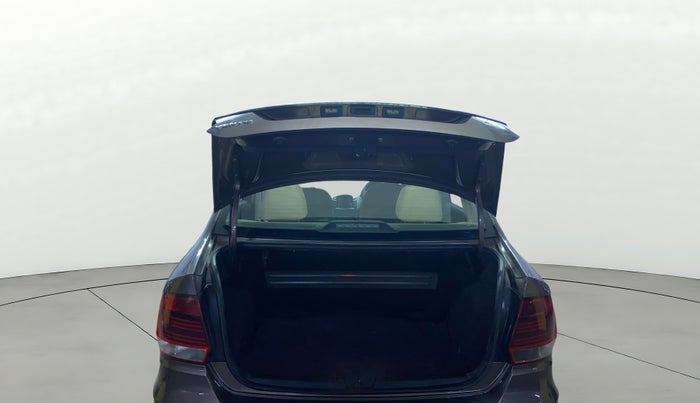 2016 Volkswagen Vento HIGHLINE 1.6 MPI, Petrol, Manual, 88,515 km, Boot Door Open