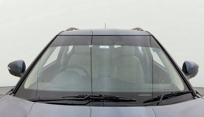 2021 Mahindra XUV300 W8 (O) 1.2 PETROL AMT, CNG, Automatic, 39,619 km, Front Windshield