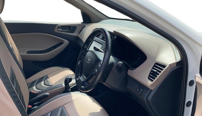 2017 Hyundai Elite i20 ASTA 1.2 (O), CNG, Manual, 1,45,979 km, Right Side Front Door Cabin