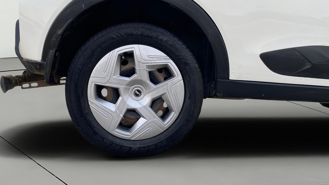 2020 Tata NEXON XM DIESEL, Diesel, Manual, 1,38,273 km, Right Rear Wheel