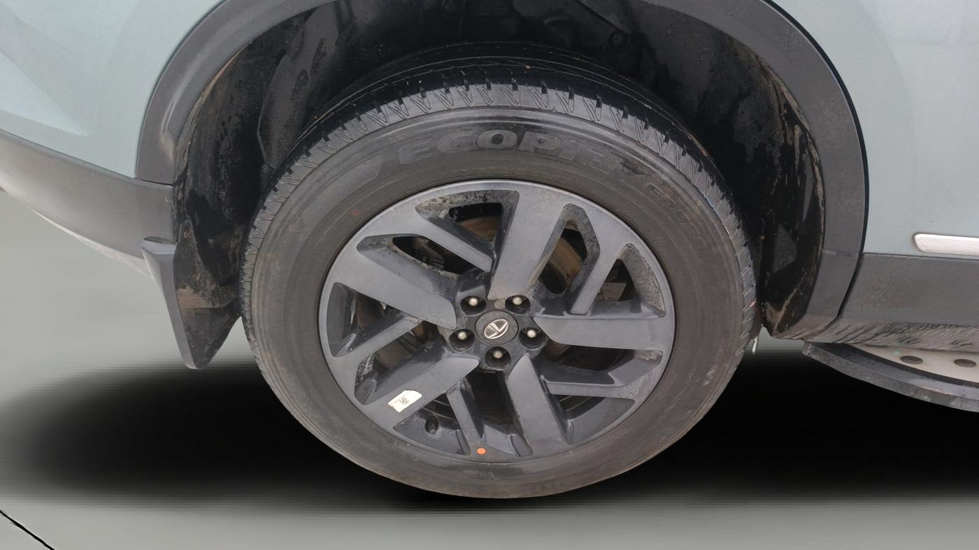 2021 Tata Safari XZ PLUS 6 S, Diesel, Manual, 38,740 km, Right Rear Wheel